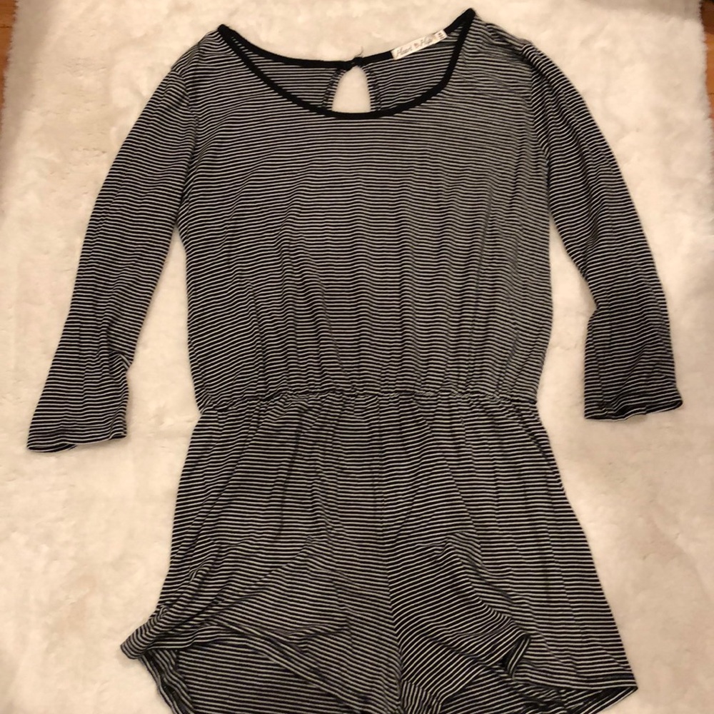 Quarter sleeve stripped romper